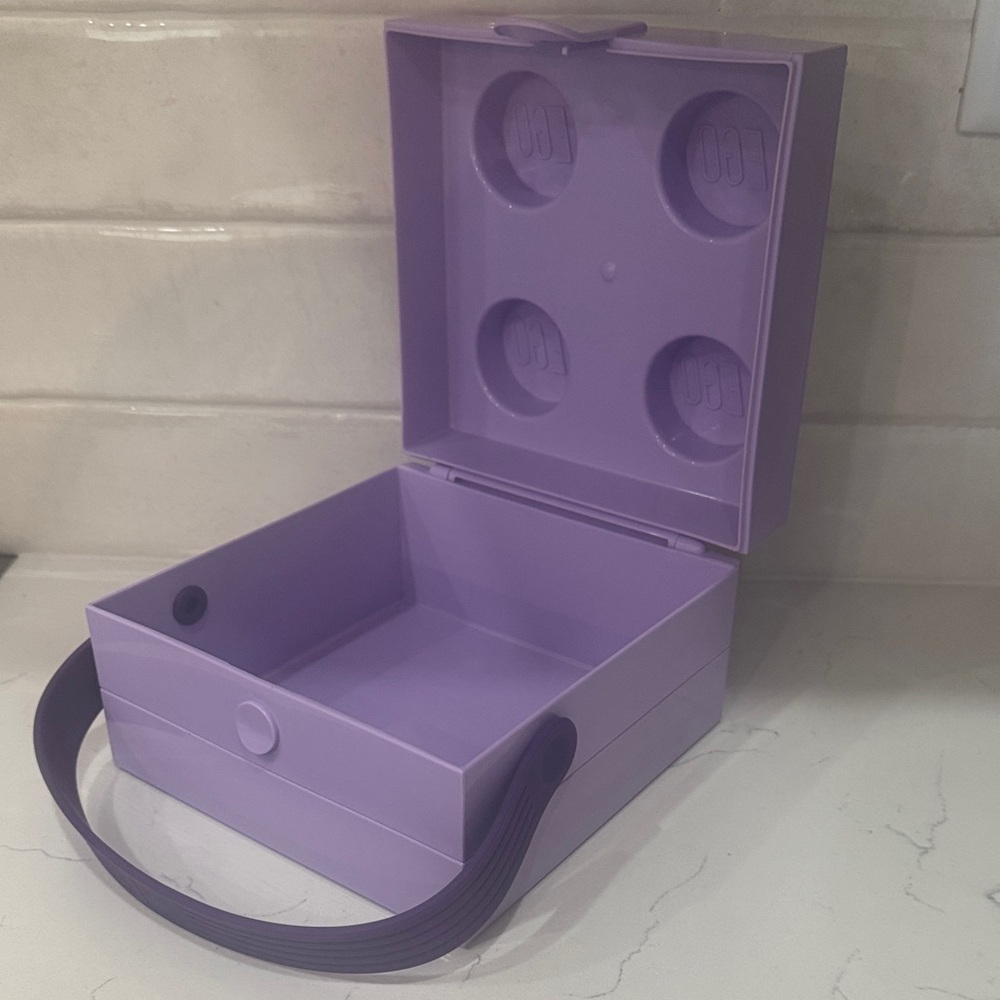 LEGO Lavender Carry Box - Picture 3 of 8